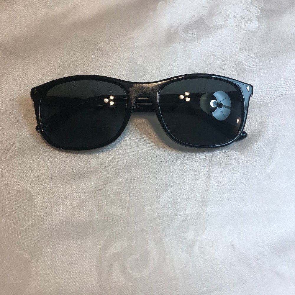 Prada Sunglasses SPR01R